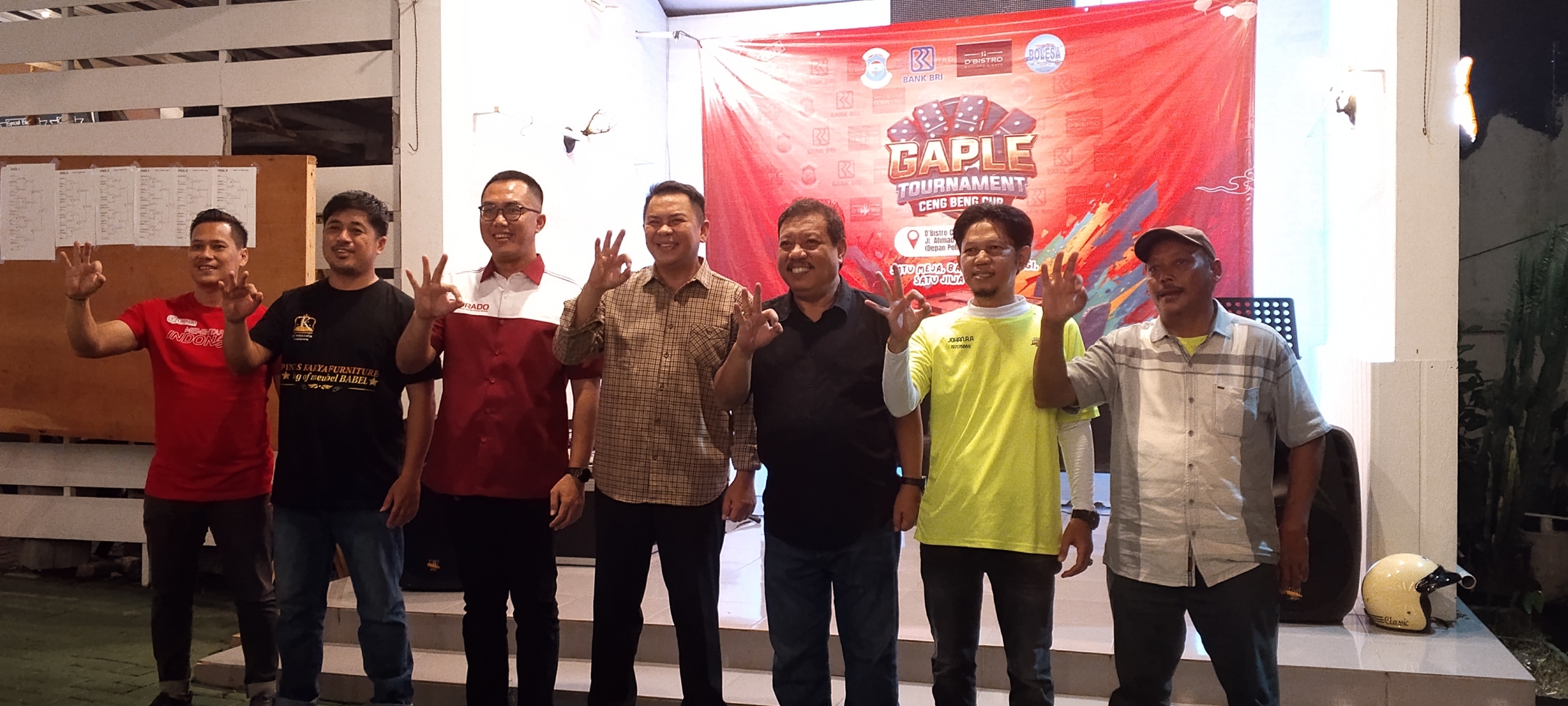 Penyerahan Hadiah Pemenang Turnamen Gaple Ceng Beng Cup Tahun 2026 Oleh Walikota Pangkalpinang Prof Udin
