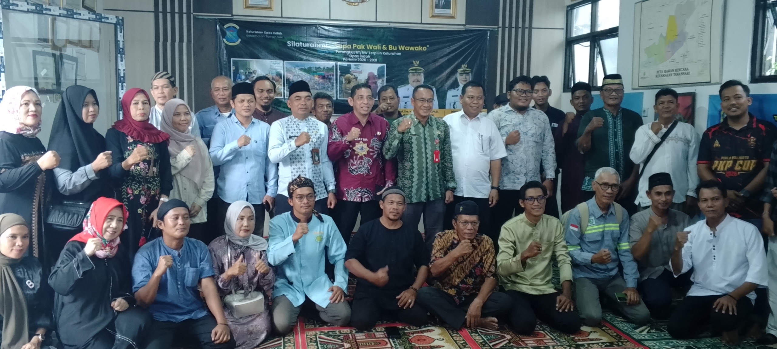 Silahturahmi Bersama Pengurus RT/RW Terpilih Di Kantor Kelurahan Opas Indah, Juhaini Berharap untuk Menjadi Mitra Pemerintah dan Menjadi Pioner menyukseskan Program Pemerintah