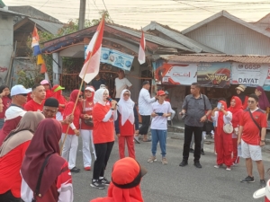 Cece Dessy Hadir HUT RI KE-81  di Kelurahan Batin Tikal
