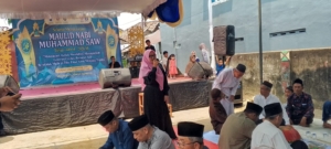 Peringatan Maulid Nabi Muhammad SAW 1448 H di Kelurahan Gedung Nasional, Suwanti Bentuk Gotong Royong dan Kebersamaan Warga