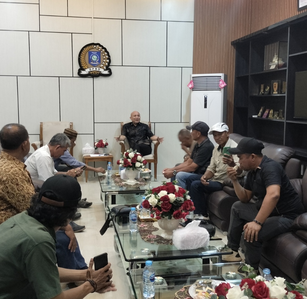 Warga Tuntut Hak Plasma 20 Persen HGU PT GSBL Perwakilan Warga Bangka Barat Datangi DPRD Babel