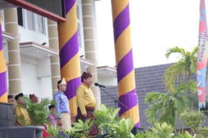 Walikota Pangkalpinang Saparudin Pembina Upacara Bendera Dalam Rangka Hari Jadi Kota Pangkalpinang ke – 269 di Halaman Kantor Walikota Pangkalpinang