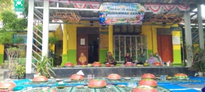 Nganggung Bersama Dalam Rangka Maulid Nabi Muhammad SAW 1448 H SDN 28 Pangkalpinang, Suainah Spd Menanamkan Nilai – Nilai Keteladanan Rasulullah SAW