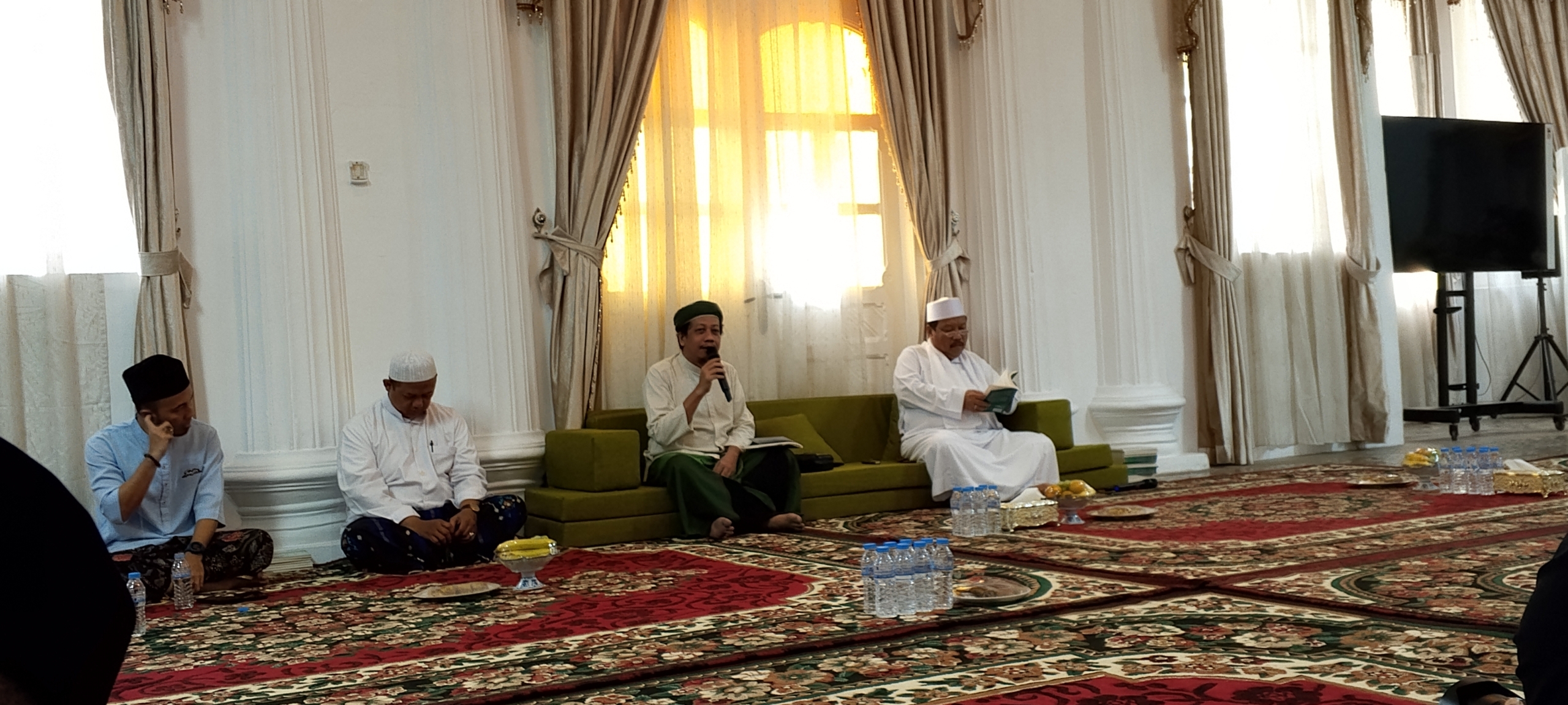 Pengajian Rutin Ba’da Ashar Rumah Dinas Walikota bersama Ustadz Irawan Santoso Shiddiq, Prof Udin Untuk Syiar Islam di Kalangan ASN dan Umum