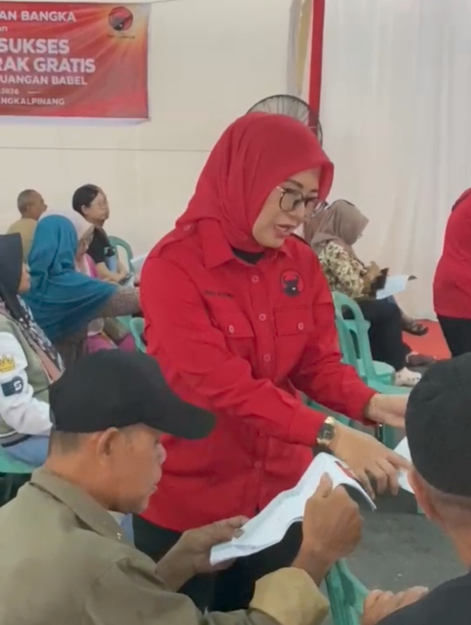Cece Dessy Terus Beri Dukungan Kepada Pasien Dalam Operasi Katarak Gratis di RSUD Pangkalpinang